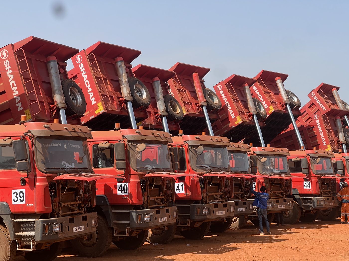 Camions bennes SHACMAN